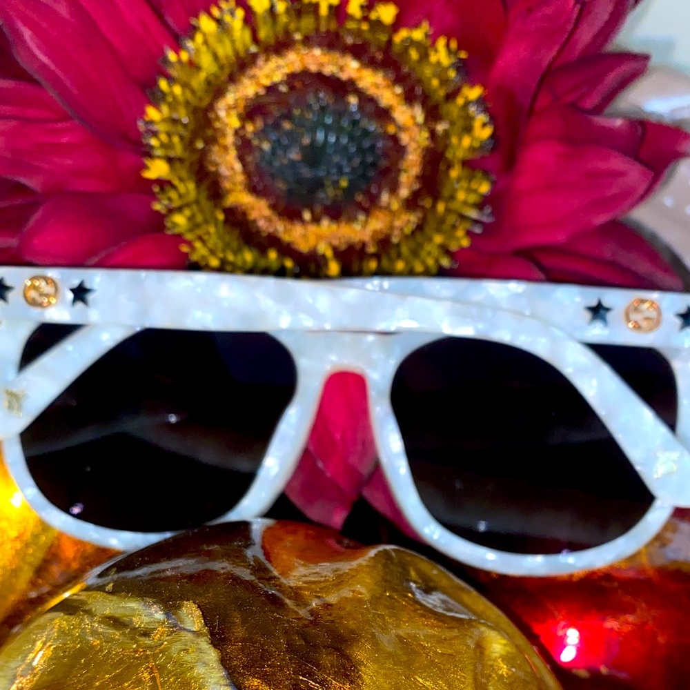 Gucci Pearl frame sunglasses